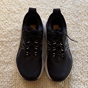 ASICS Black and white Gel Nimbus 25 gently worn